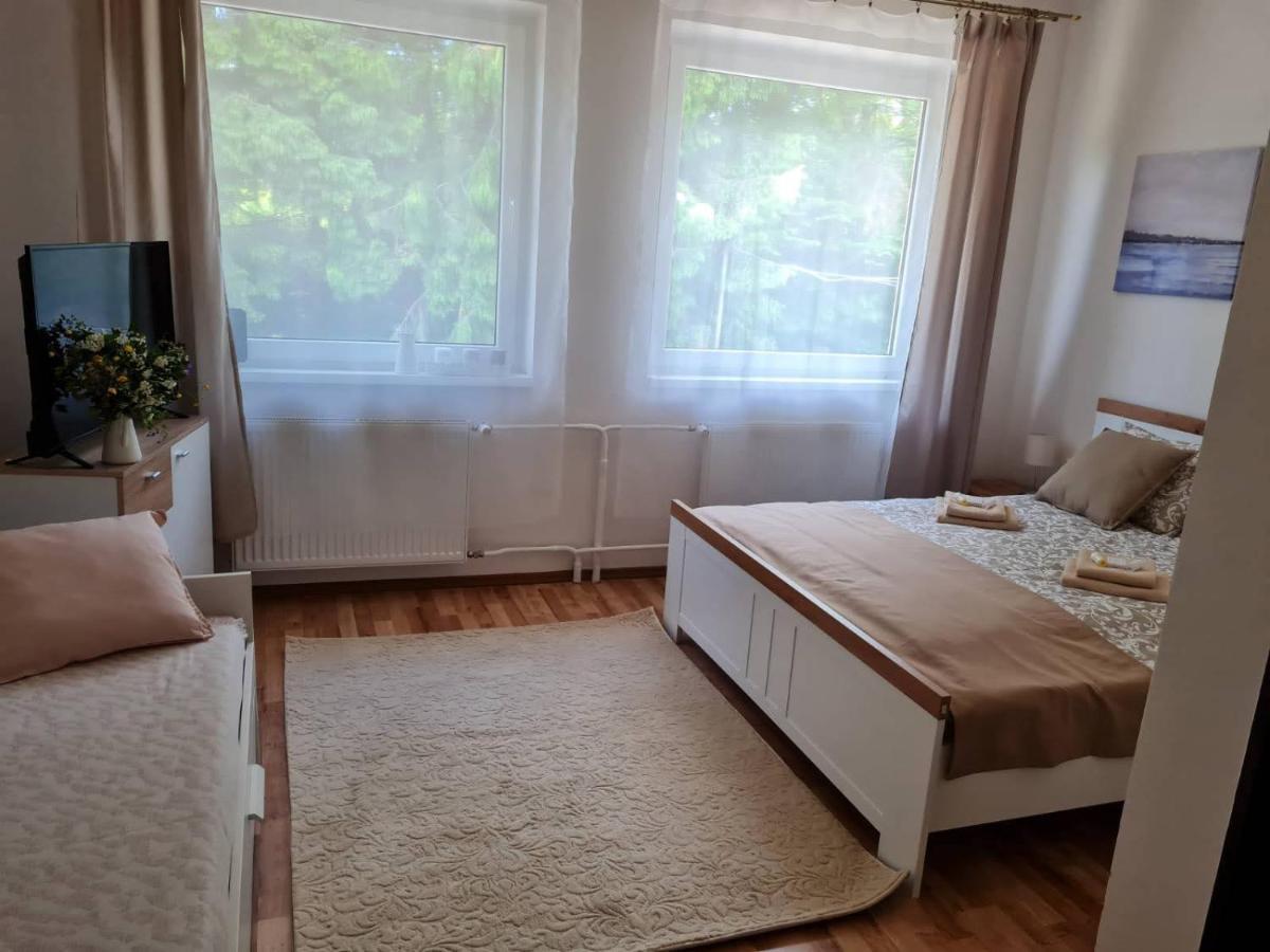 Villa Paradajs - Ubytovanie Pri Jazere Банска-Штьявница Экстерьер фото